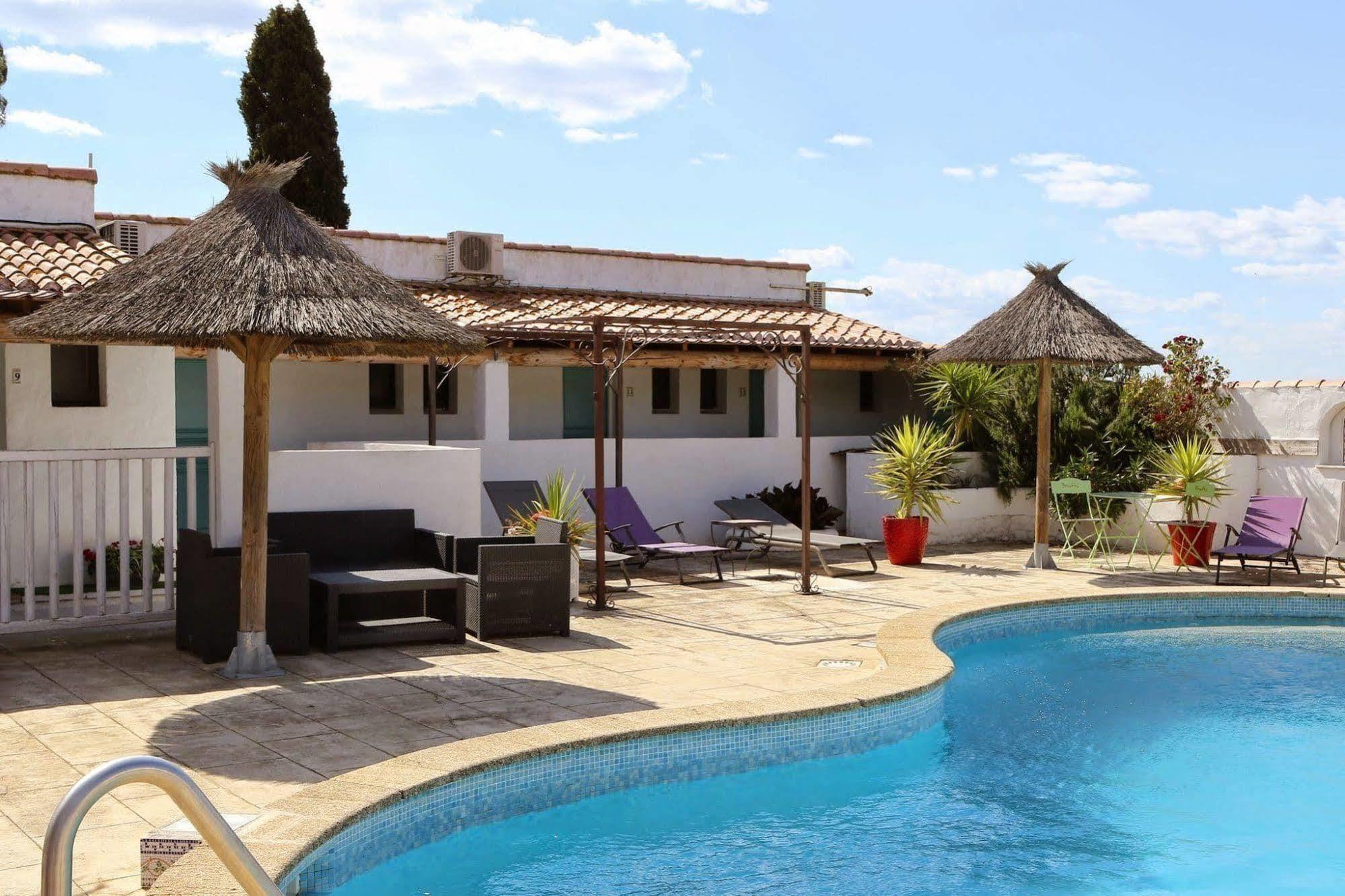 Hôtel La Palunette Saintes-Maries-de-la-Mer Exterior foto