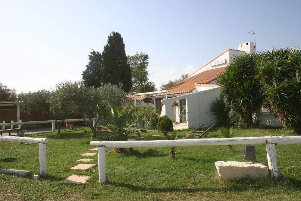 Hôtel La Palunette Saintes-Maries-de-la-Mer Exterior foto